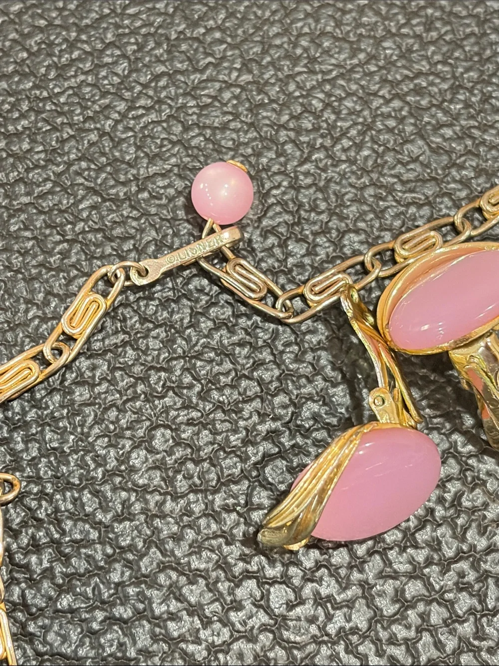 LISNER  1950 - 1960’s gold‑Tone Pink Cabochon Necklace and Earring Set